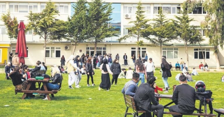 جامعة اسطنبول توبكابي