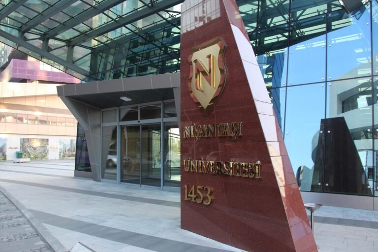 جامعة نيشانتاشي