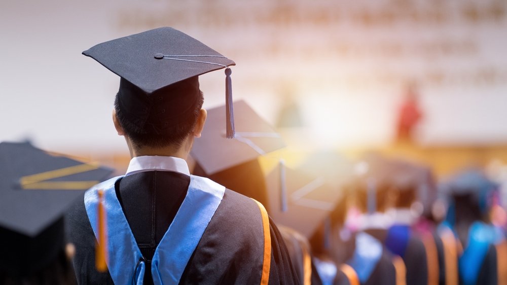 الدراسة في جامعة اسطنبول جيليشيم