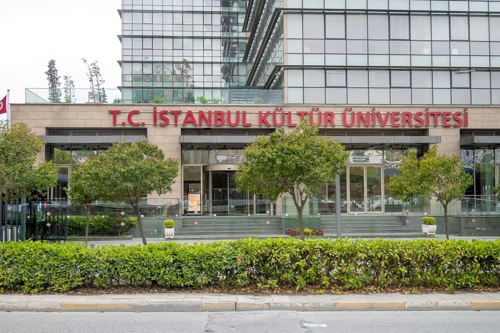 جامعة اسطنبول كولتور